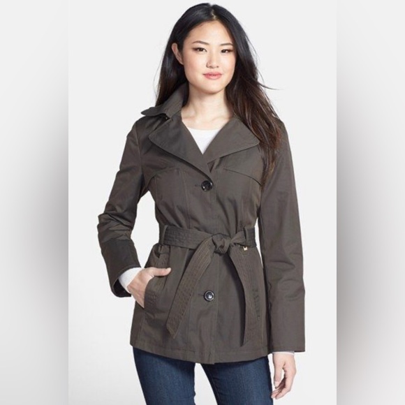 Ellen Tracy Jackets & Blazers - Ellen Tracy Hip Length Trench Coat